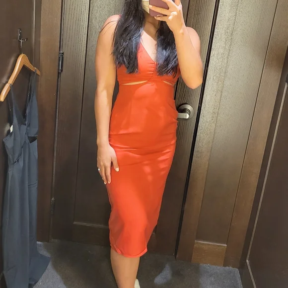 A&F Slim cutout midi dress - Picture 2 of 5